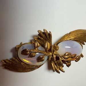 Vintage Elegant Gold and Opalescent Women's Brooch/Pin